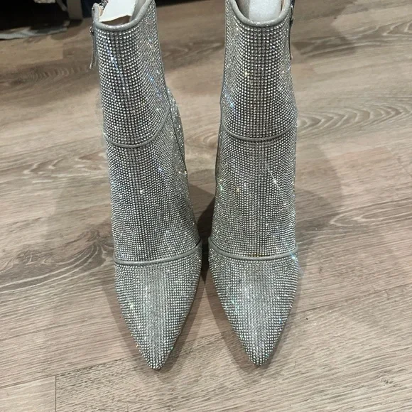 Steve Madden Sparkling Silver Heeled Boots - Picture 2 of 2